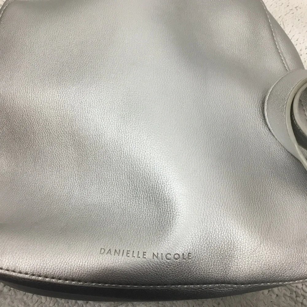 Danielle Nicole FROZEN 2 Freeze Silver Backpack - Picture 8 of 13